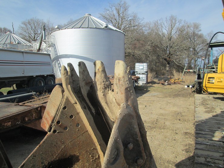 deere-200-lc-image-31