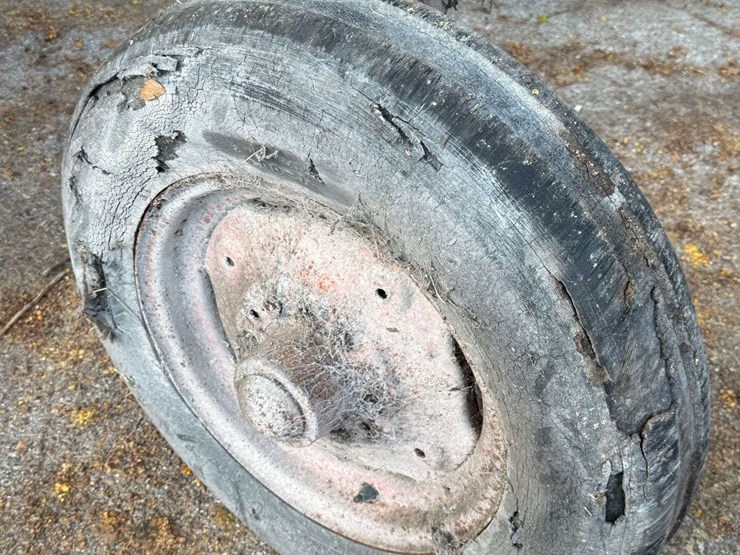 minneapolis-moline-u302-image-38