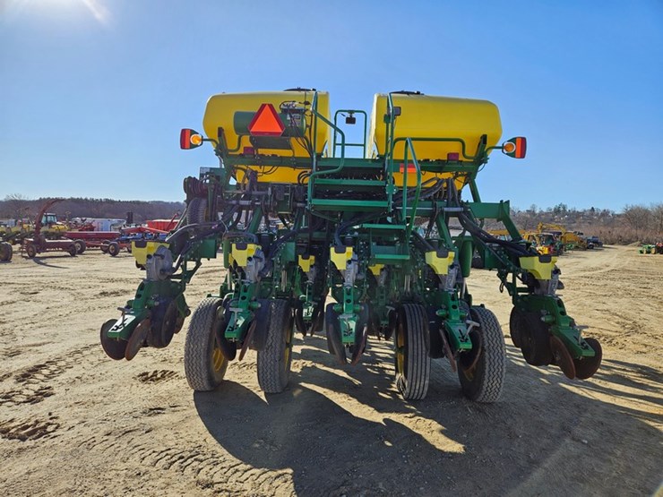 2017-john-deere-1795-image-5