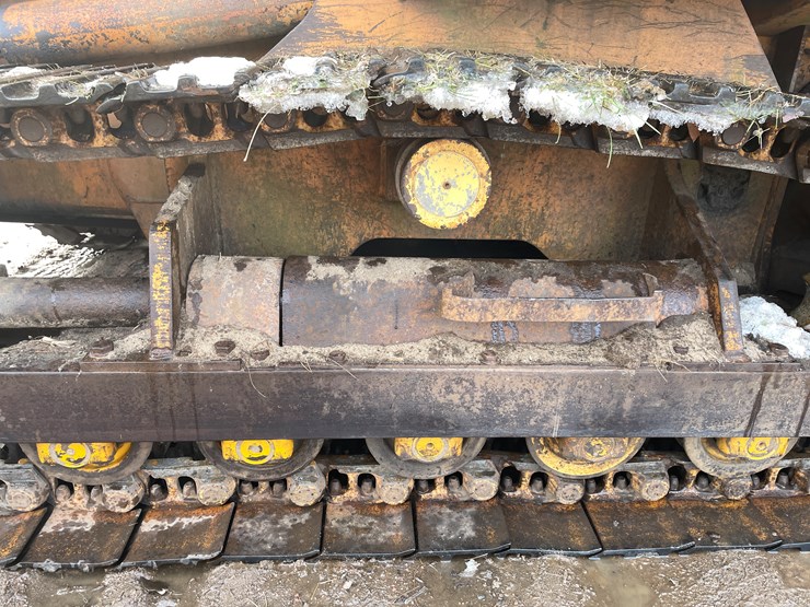 #13009-•-case-8500-crawler-loader-image-13