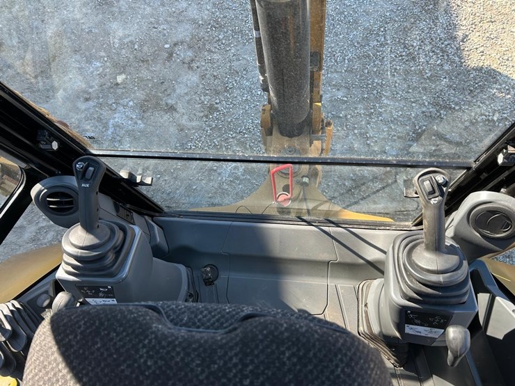 2017-caterpillar-430f2-it-image-17