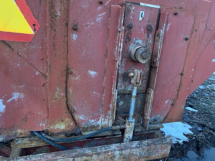 new-holland-3118-image-21