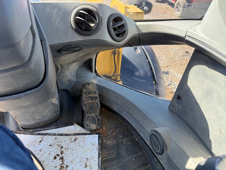 2016-caterpillar-938m-image-72