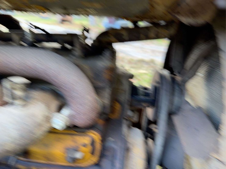 caterpillar-ten-gas-crawler-image-18