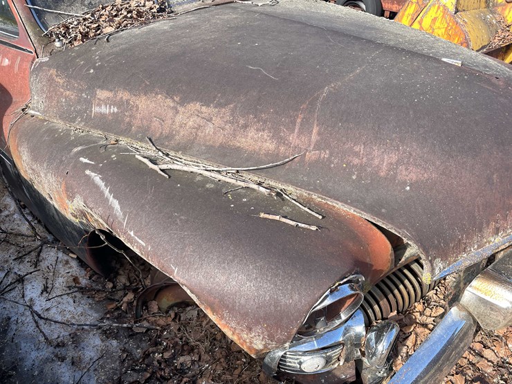 #13026-•-(1)-vintage-truck-and-(2)-vintage-cars-(no-title)-image-127