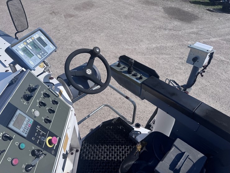 2015-wirtgen-w100i-image-37