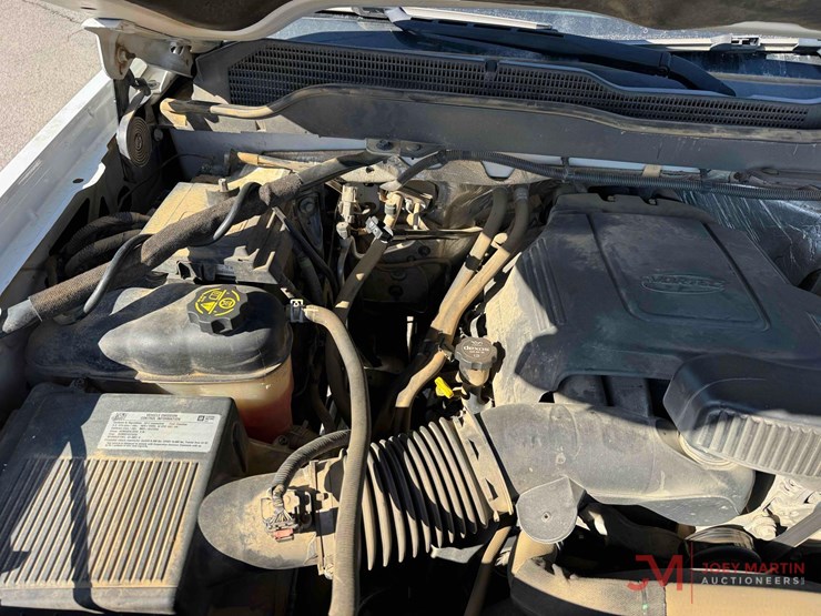 2017-chevrolet-2500-image-25