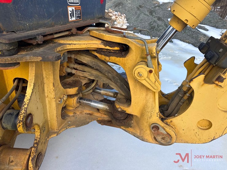 2000-deere-310se-image-13