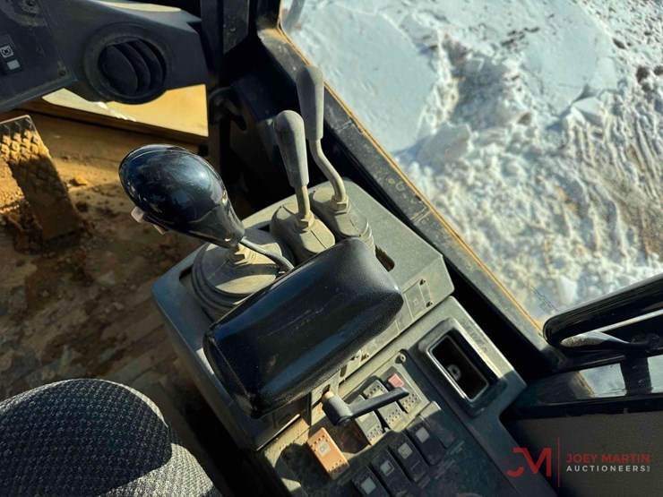 caterpillar-930g-image-27