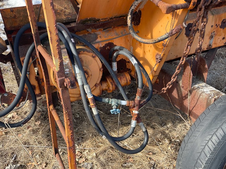 #13023-•-henderson-chief-spreader-image-31