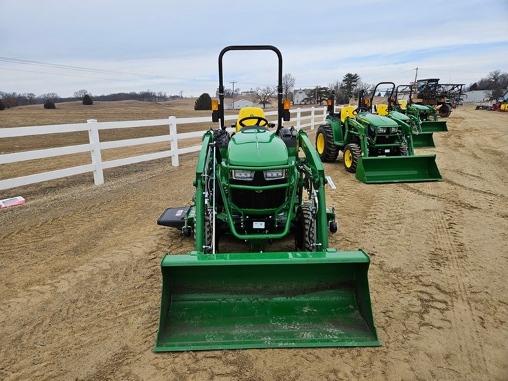 2025-john-deere-2038r-image-8
