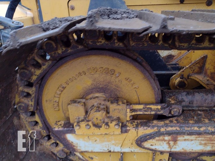 2015-deere-650k-lgp-image-26