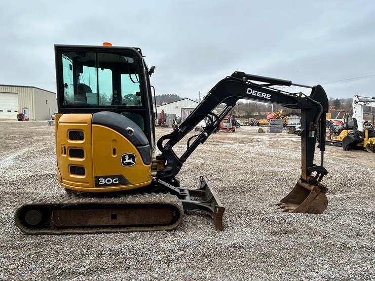 2022-deere-30g-image-5