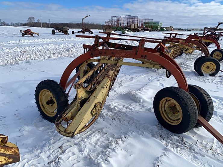 new-holland-256-image-3