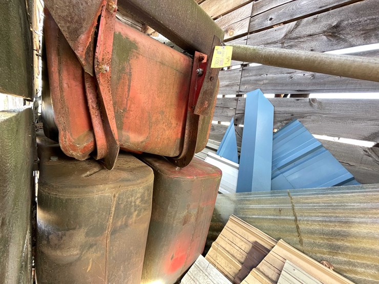 #13051-•-(9)-fuel-tanks-image-4