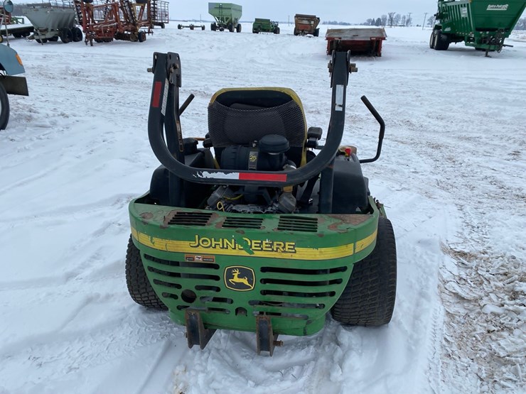 john-deere-zero-turn-image-4