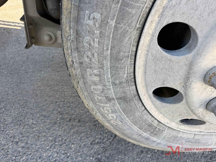 2005-mack-granite-cv713-image-11