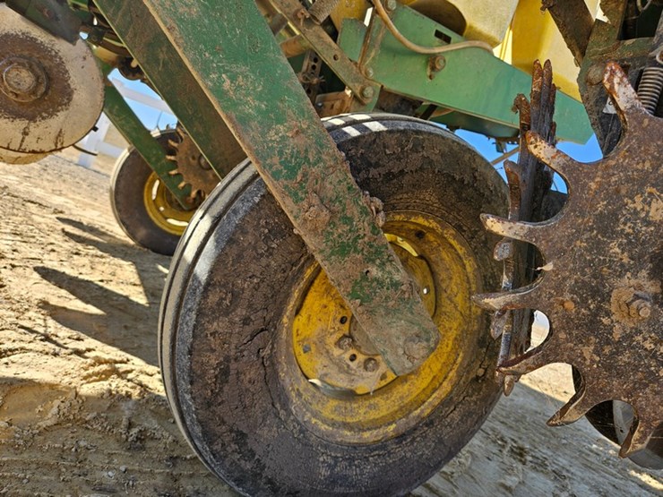 john-deere-7000-image-29