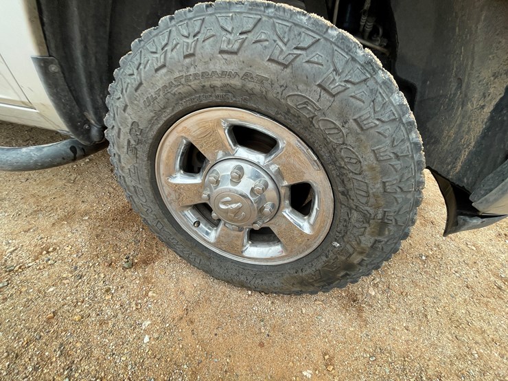 2014-dodge-2500-image-133