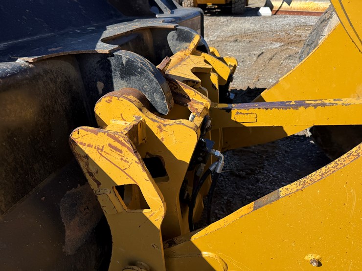 2016-caterpillar-938m-image-24