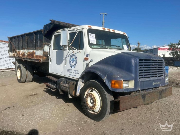 1993-international-4700-crew-cab-landscape-dump-truck-image-2