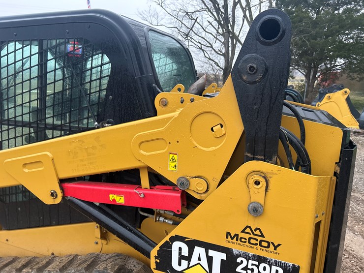 2017-caterpillar-259d-image-17