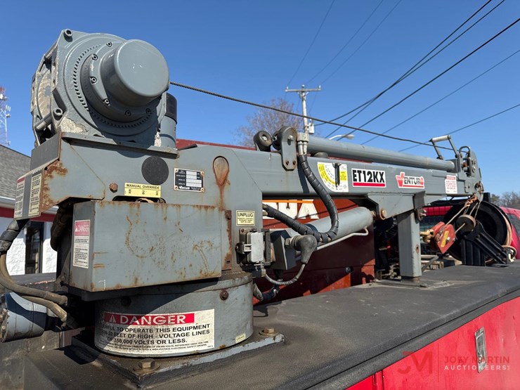 2011-ford-f550-xl-image-13