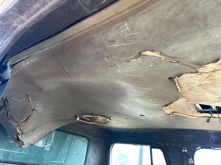 1993-international-4700-crew-cab-landscape-dump-truck-image-35