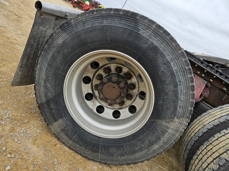 2006-peterbilt-379-image-30