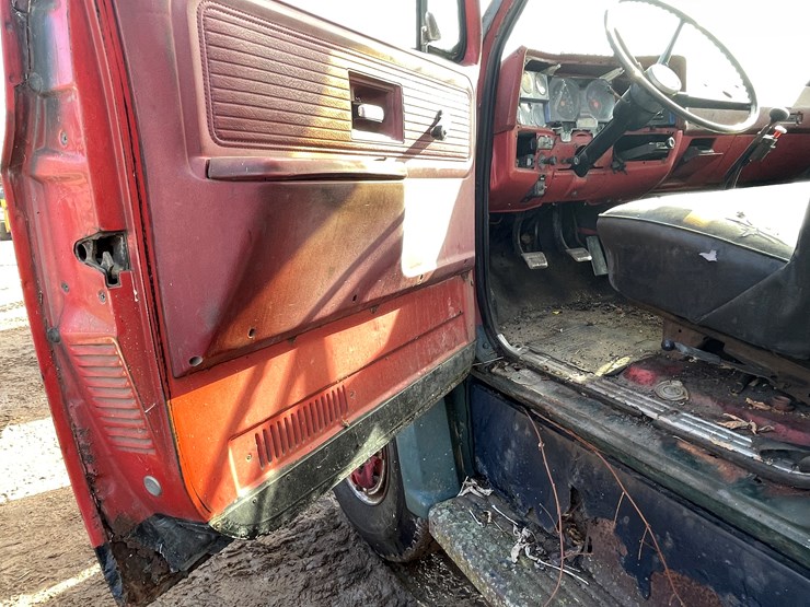 gmc-sierra-6500-image-36