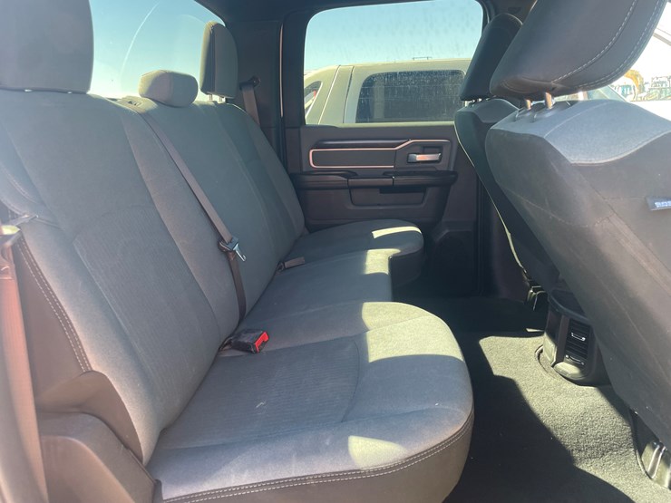 2022-dodge-2500-image-46