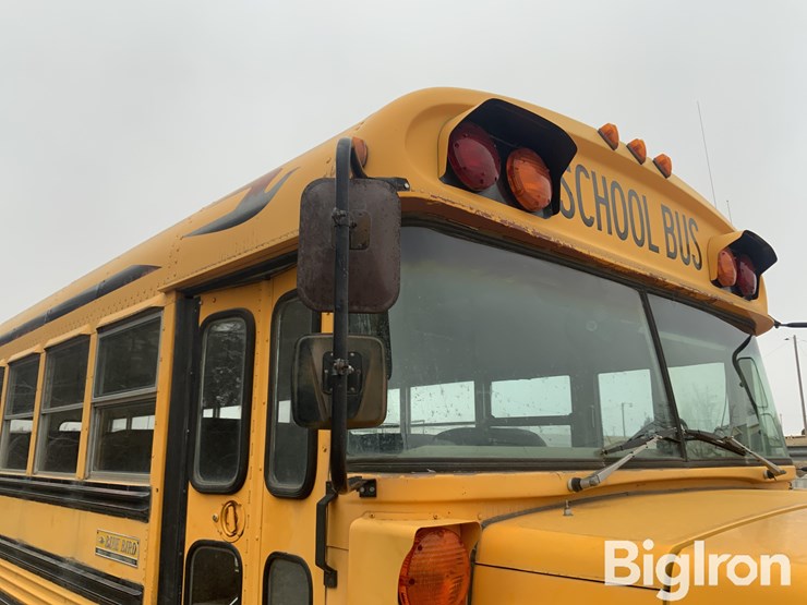 1987-chevrolet-bluebird-image-15