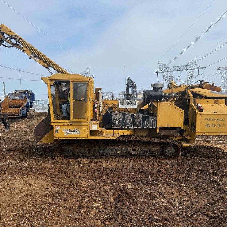 2010 CATERPILLAR 325