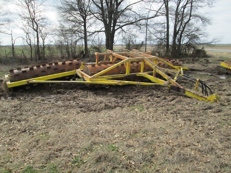 #27325-•-32'-folding-stubble-roller-image-2