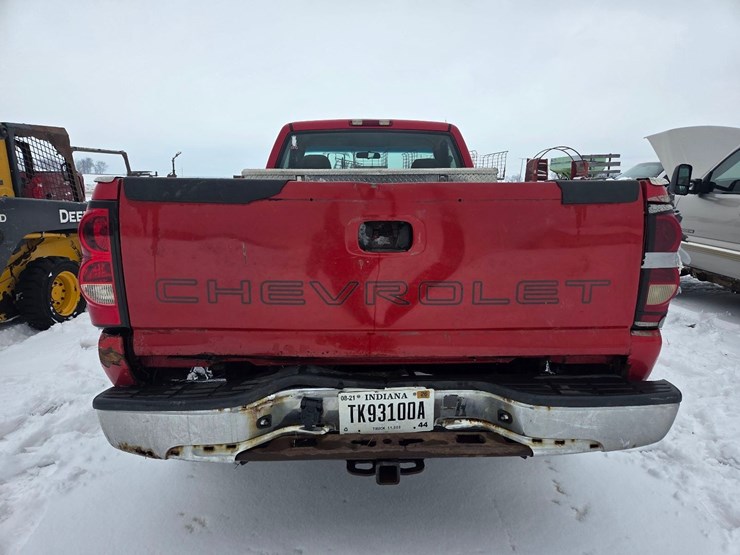 2004-chevrolet-2500-image-16