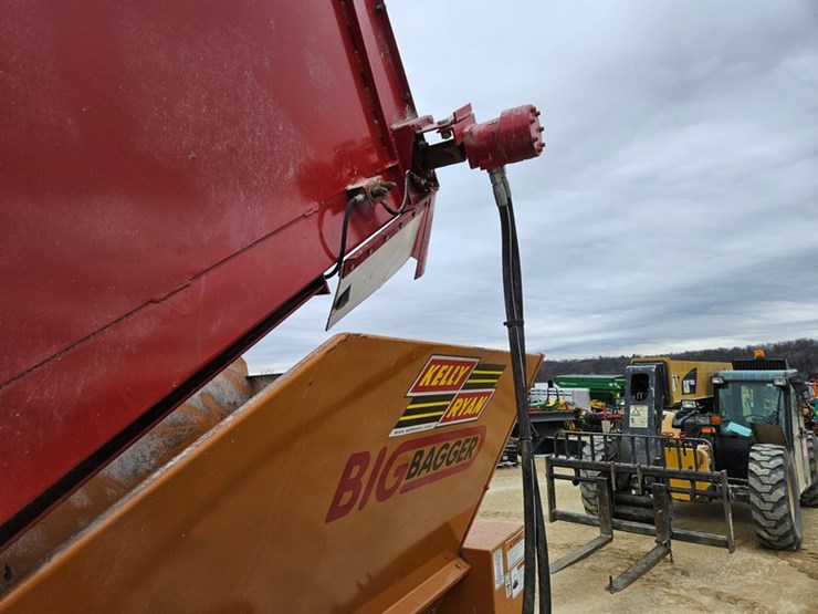 2011-kelly-ryan-big-bagger-image-31