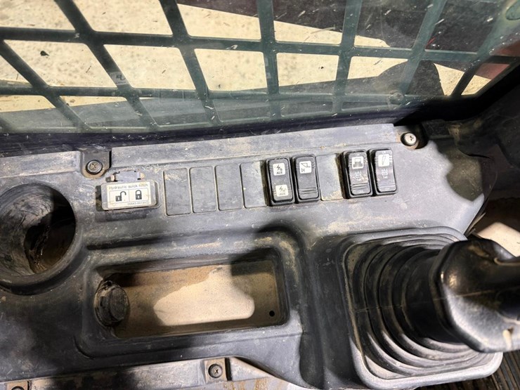 2018-takeuchi-tl10v2-image-23