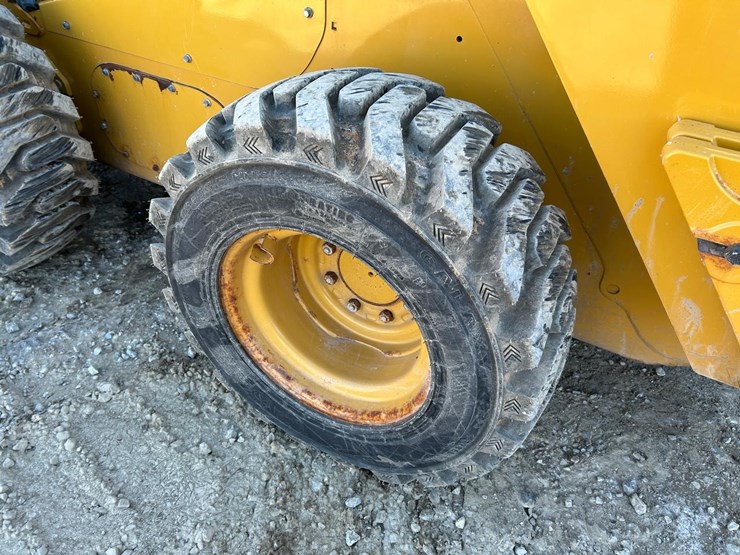 2022-caterpillar-262d3-image-15