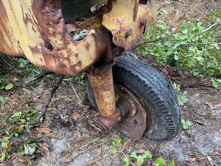 minneapolis-moline-parts-tractor-image-14