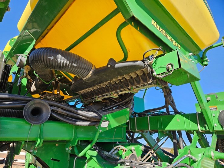 2017-john-deere-1795-image-46
