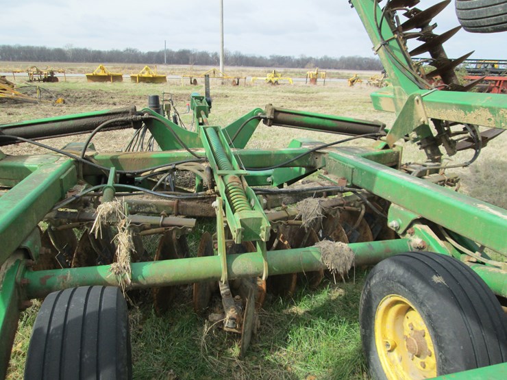 john-deere-637-image-11