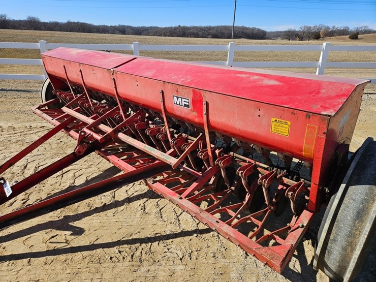 massey-ferguson-12-image-12