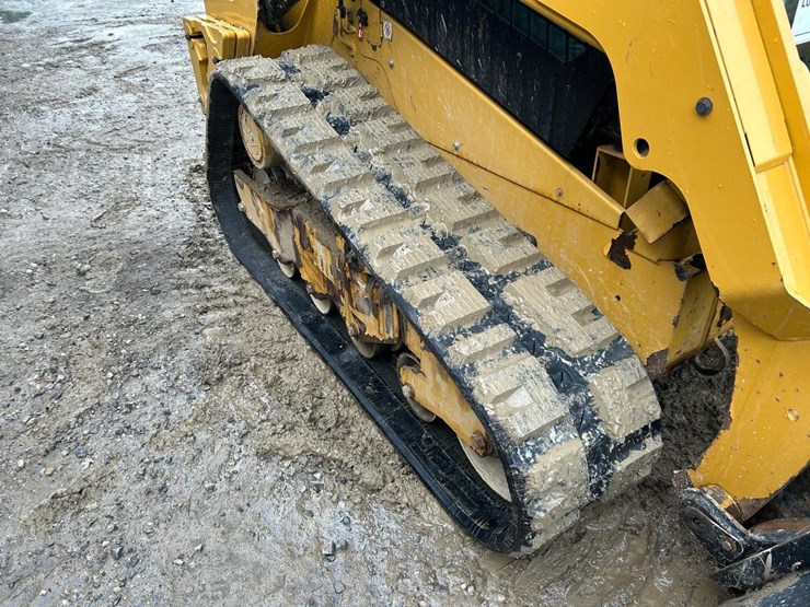 2020-caterpillar-259d3-image-12