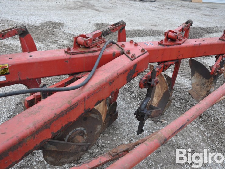 international-720-image-11