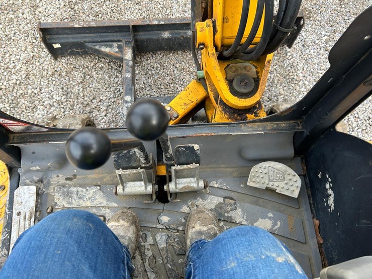 jcb-8032-image-21