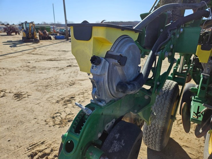 2017-john-deere-1795-image-57