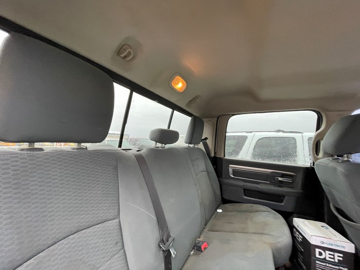 2014-dodge-2500-image-23