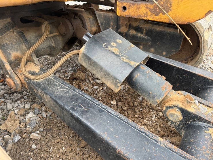 2014-caterpillar-302.7d-image-31