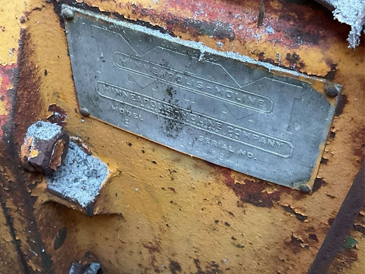 minneapolis-moline-445-image-4