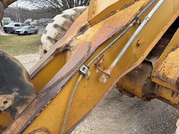 caterpillar-930g-image-17